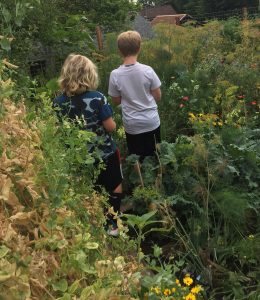 Cody-&-Wyatt-in-garden